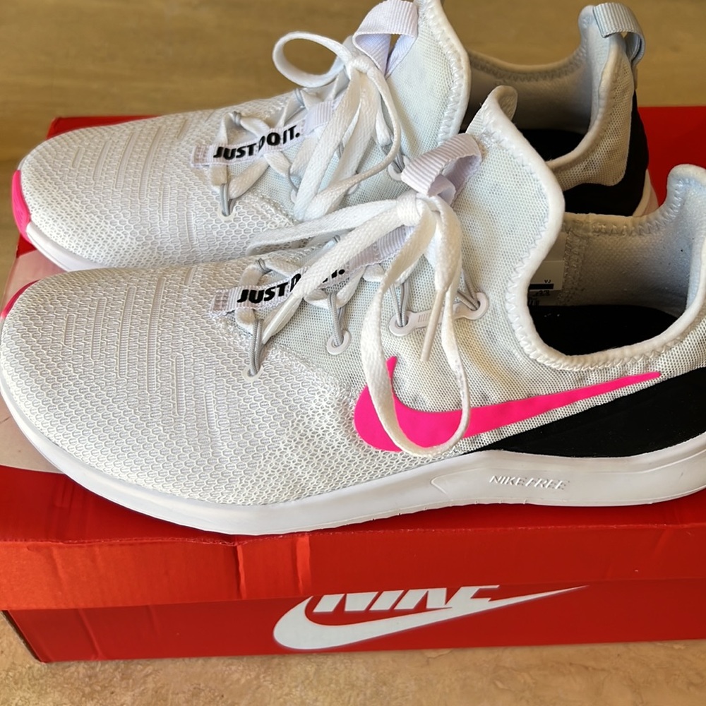 Woman’s Nike running shoes 7.5